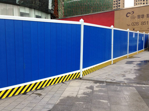 施工彩鋼圍欄
